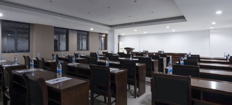 华朗澜山景酒店(泗阳高铁站店)图片