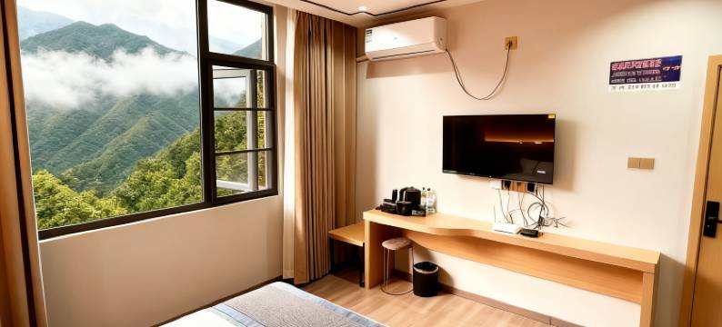 墨脱云腾酒店图片