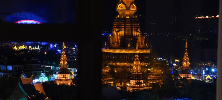 西双版纳告庄voco酒店(景洪市告庄星光夜市店)图片