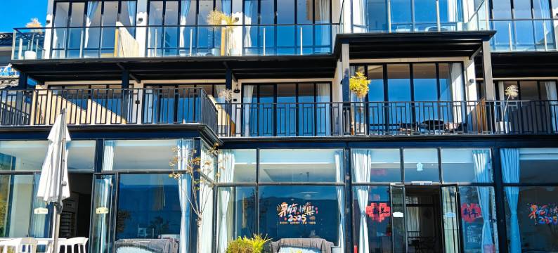 汐下月上·露台观海丨拍照出片·270°全海景美宿(大理洱海店)图片