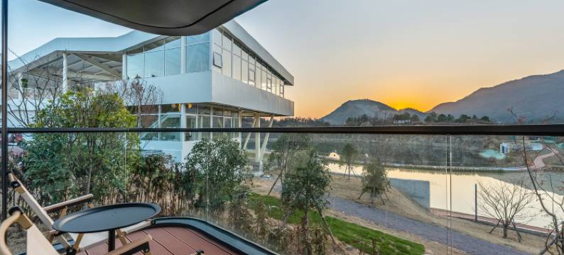 游垫古村太空舱民宿图片