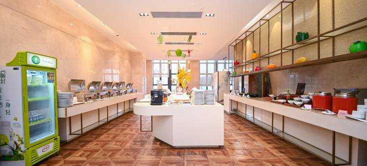 广州南鸿澳斯特酒店(南沙客运港站天后宫店)图片