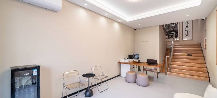 九鑫悠居宾馆(北戴河老虎石海上公园店)图片