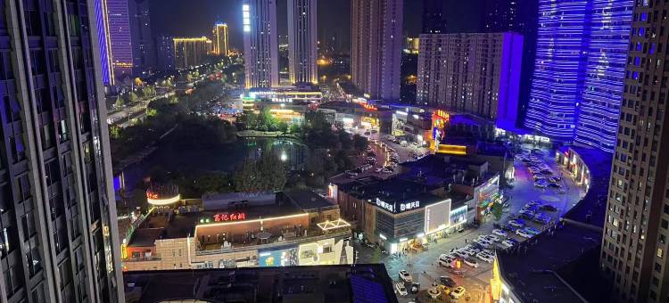 星野高空城景民宿(新乡宝龙广场店)图片