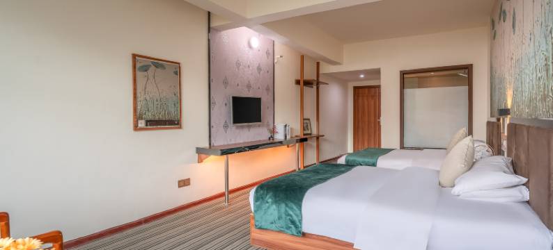 派酒店(南宁江南石柱岭地铁站店)图片