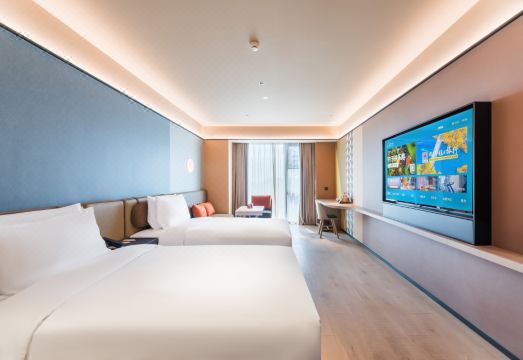 Orange Hotel (Yichun Station Zhangzhou District Administrative Center) Hotel Overview