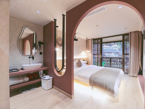 轻语设计师江景民宿(凤凰古城虹桥店)