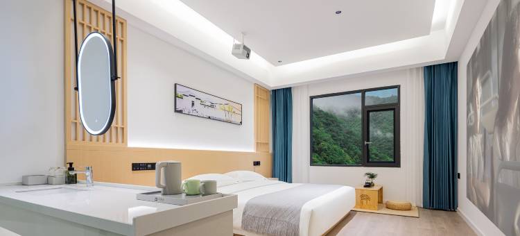 丽呈睿轩酒店(神农架木鱼集散中心店)图片