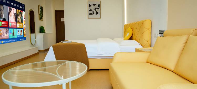 只有半朵设计师民宿(邹城百盛财富中心店)图片