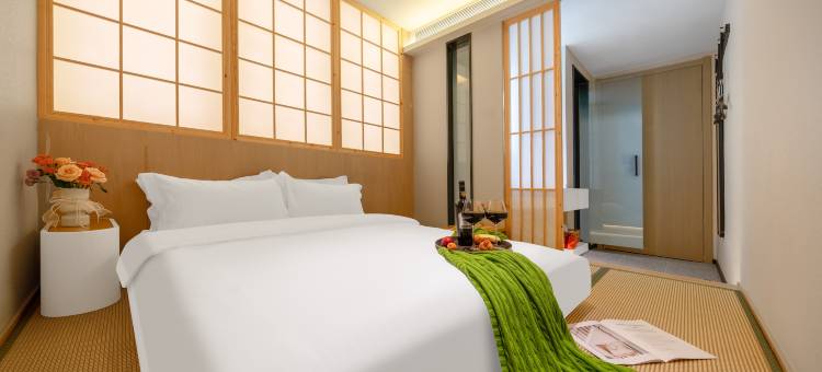 龙猫精灵酒店(李沧万达广场李村地铁站店)图片