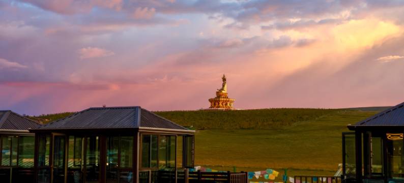 康瓦洛日酒店图片