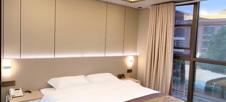 普定诗钰商务酒店(星搏国际店)图片