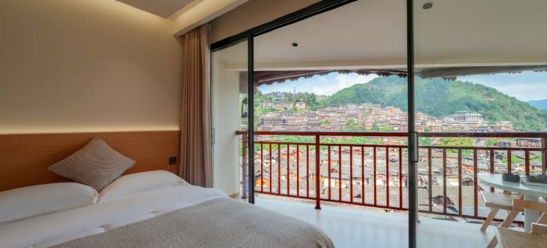 山与山寻全景民宿(西江千户苗寨东引观景台苗族博物馆店)图片