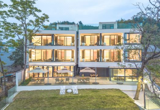 黄山太平湖湾里山奢度假民宿外景图