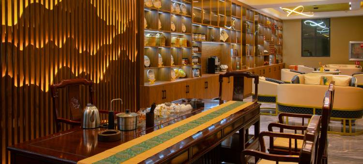普洱凯冠酒店(创基尚城梅子湖店)图片