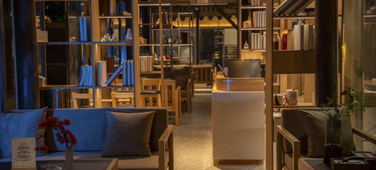 远景悬浮丨雪山温泉·山野疗愈设计师美宿(海螺沟冰川森林公园店)图片