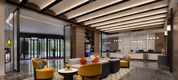 青岛金沙滩希尔顿欢朋酒店图片