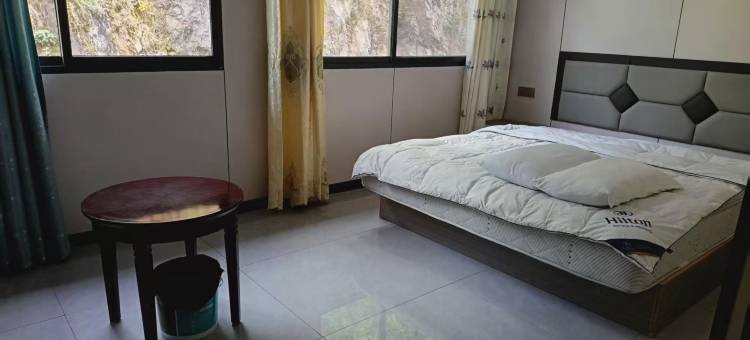 深山人家客栈(神农架里儿沟店)图片