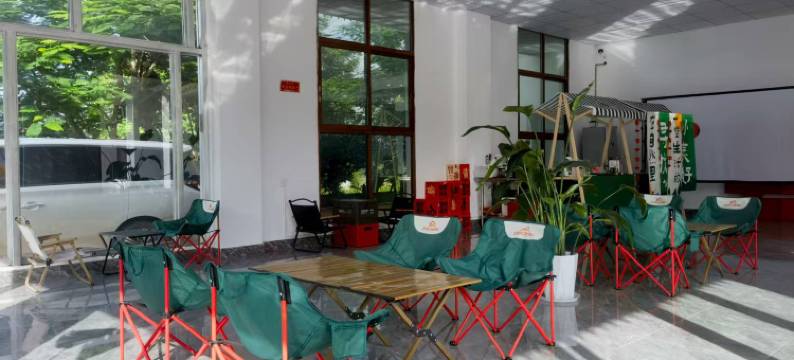 象岩假日酒店(曼掌店)图片