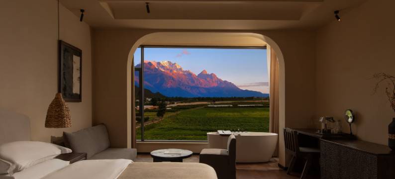 山眷云︱日照金山·臻选雪山全幅画景度假行馆(束河古镇店)图片