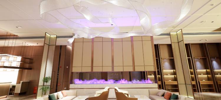 始兴石湖广场雲朵酒店图片