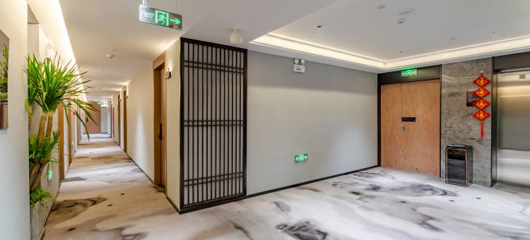 艺龙瑞云酒店(阜阳师范大学商厦时代广场店)图片