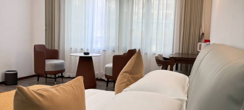 镇康千寻旅居酒店图片