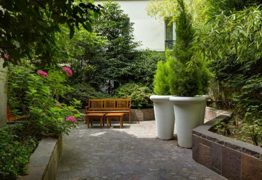 Le Patio Bastille Hotel Overview