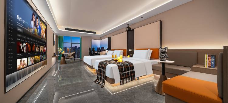 叶与晨电竞电影酒店(曼哈顿广场燕庄地铁站店)图片