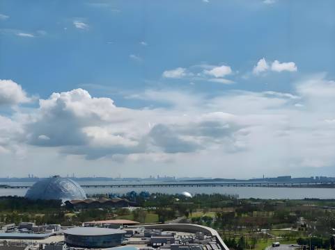 青岛览秀城海景桔子水晶酒店图片