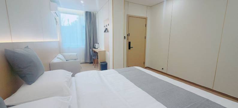 耀宣酒店(开封万岁山大宋武侠城铁塔公园店)图片