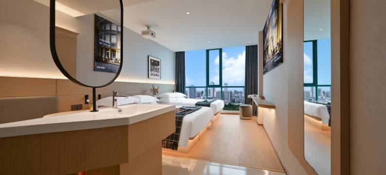 花云居一号观景酒店(信阳火车站天润广场店)图片