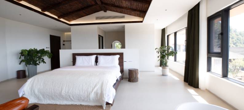 哎冷山深居图片