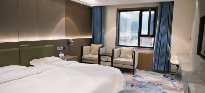 碌曲大酒店图片