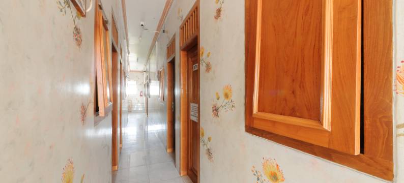 RedDoorz Plus near Mall Sunter图片