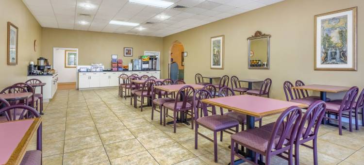 莱克兰豪生酒店(Howard Johnson by Wyndham Lakeland)图片