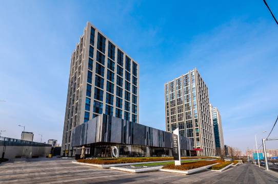 深蓝悦玺酒店(石老人海水浴场万象汇店)