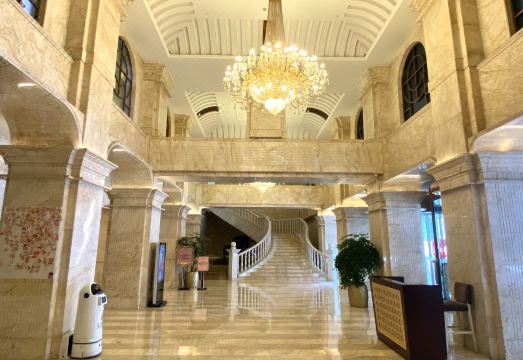 成都索菲斯民族大酒店（宽窄巷子抚琴地铁站店）外景图