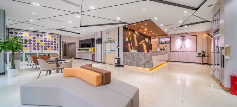 IU酒店(重庆杨家坪步行街地铁站店)图片