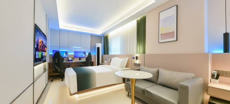 叶与晨电竞电影酒店(建设大街东风路店)图片