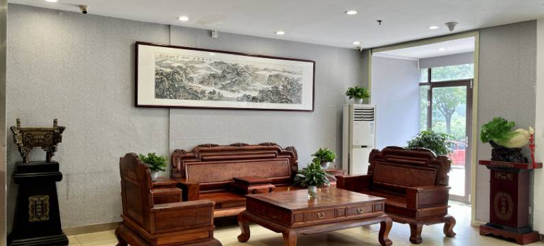 桔鸿源酒店(长途汽车站凤凰山路地铁站店)图片