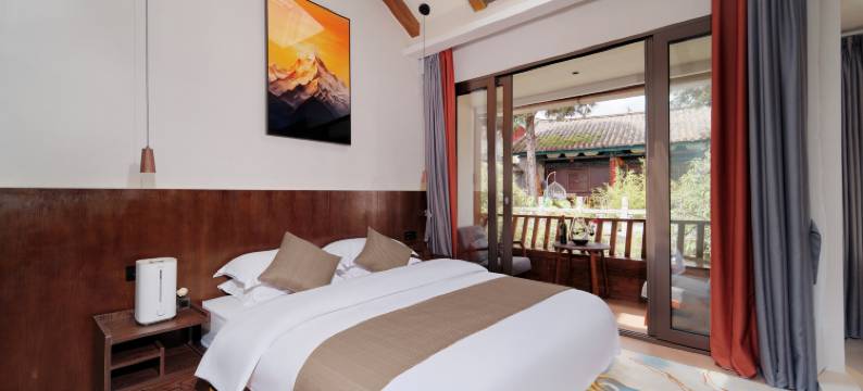 水畔居观景花园美宿(丽江古城四方街店)图片