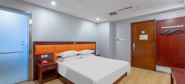 华驿精选酒店(赤峰红山步行街店)图片