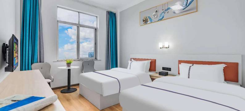 弥勒金山酒店(湖泉生态园店)图片