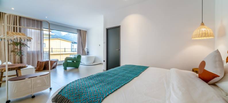 桂林•Meet遇宿丨LAKEFRONTHOMESUXVAN设计师民宿(芦笛岩景区店)图片