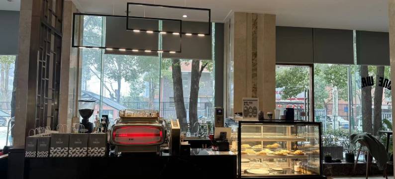 鑫阿丹园国际酒店(武汉金融港北地铁站店)图片