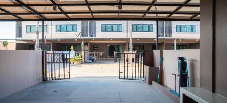 芭提雅Venice联排三卧泳池别墅近四方水上市场 商圈(Pattaya Venice Townhouse 3 Bedroom Pool Villa【Near the Floating Market + supermarket at the door 】)图片