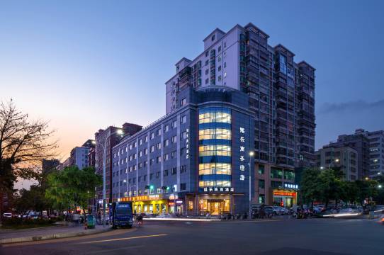 铭乐商务酒店(坂田杨美地铁站店)