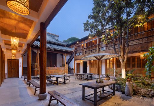 Ming Dynasty Chinese Inn (Zhongxiang Mochou Village Mingxianling Cultural Tourism Scenic Area) Hotel Overview
