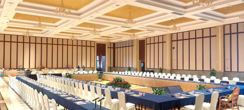 东阳花园大厦酒店(花园商业中心横店通用机场店)图片